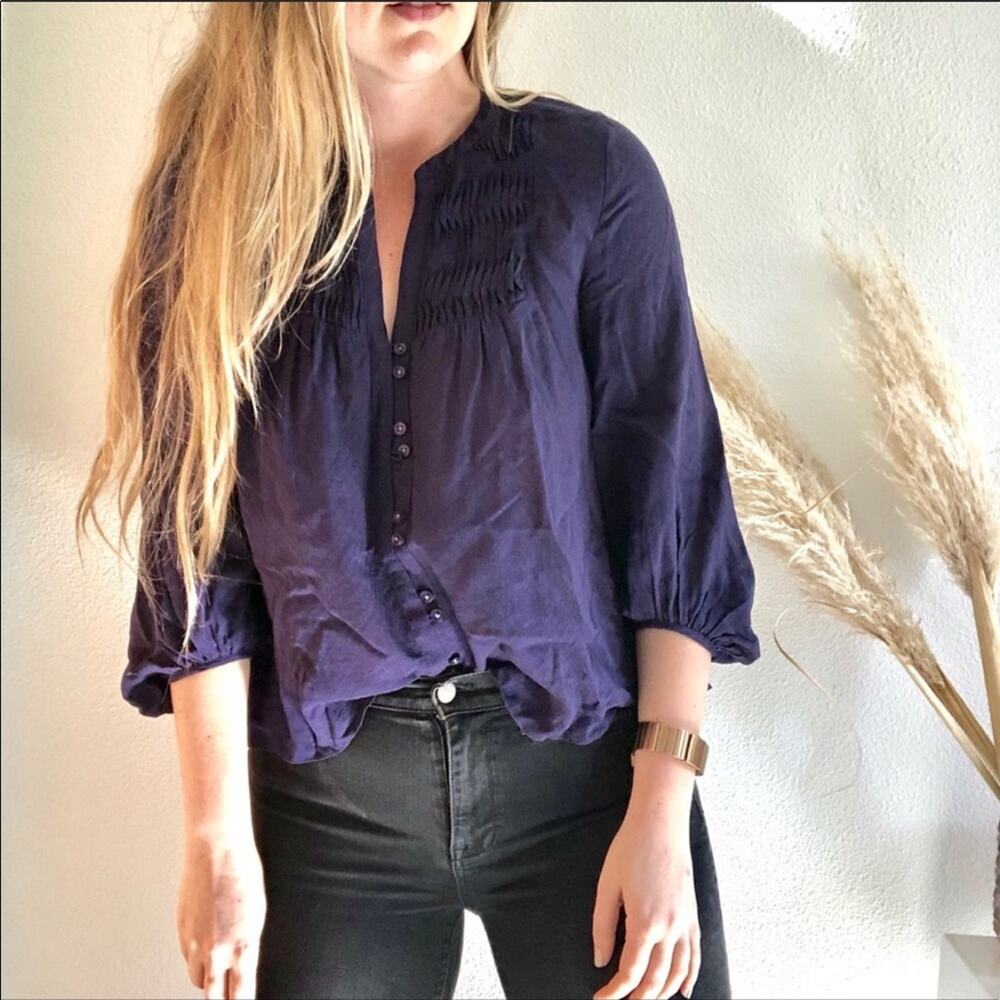 ANTHROPOLOGIE MAEVE Navy Blue Pintuck Pleat Button Peasant Blouse Shirt Top 2